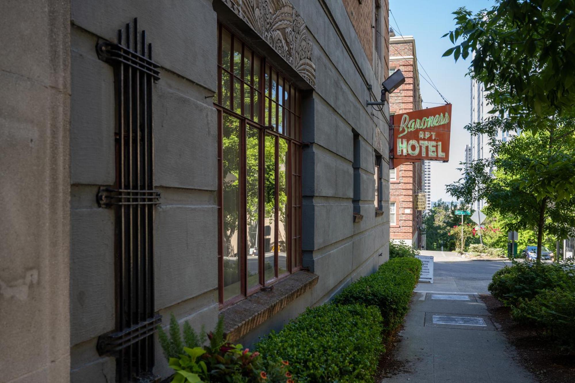 The Baroness Hotel Seattle Exterior foto